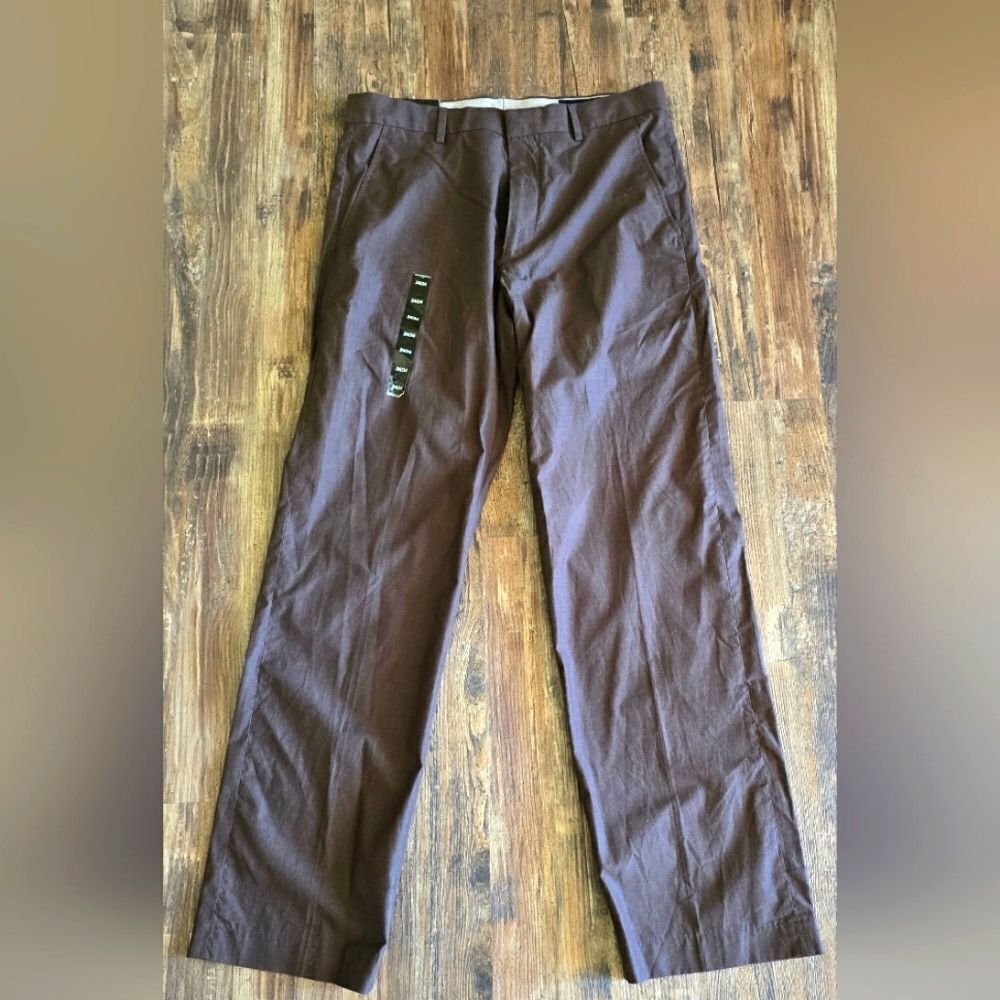 Banana Republic Brown Chinos with Sleek Design